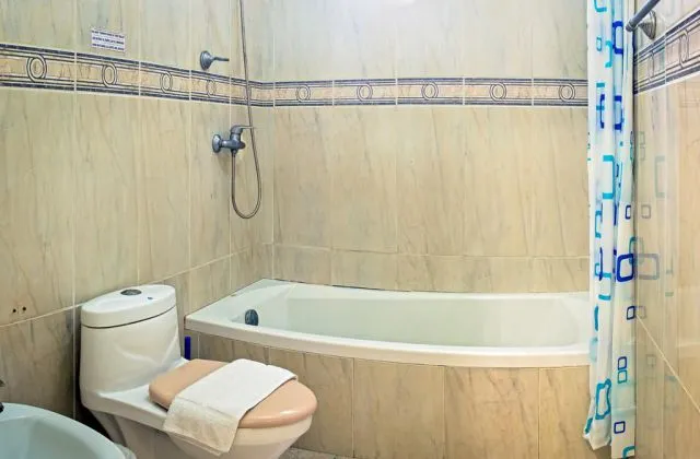 Bavaretto Ocean Club apartment bathroom